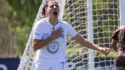 Uno de los festejos de Núñez durante la temporada.