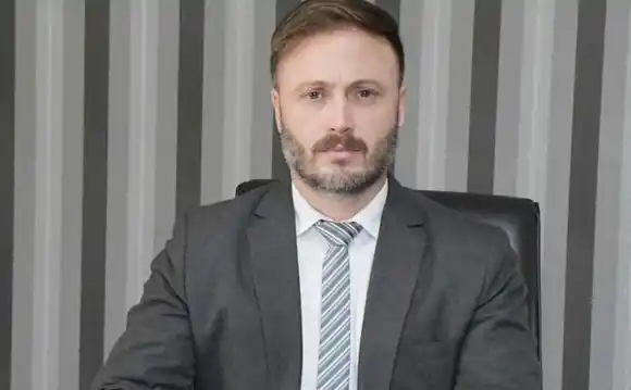 Mediante decreto el Intendente redujo la cantidad de asesores del Concejo Deliberante