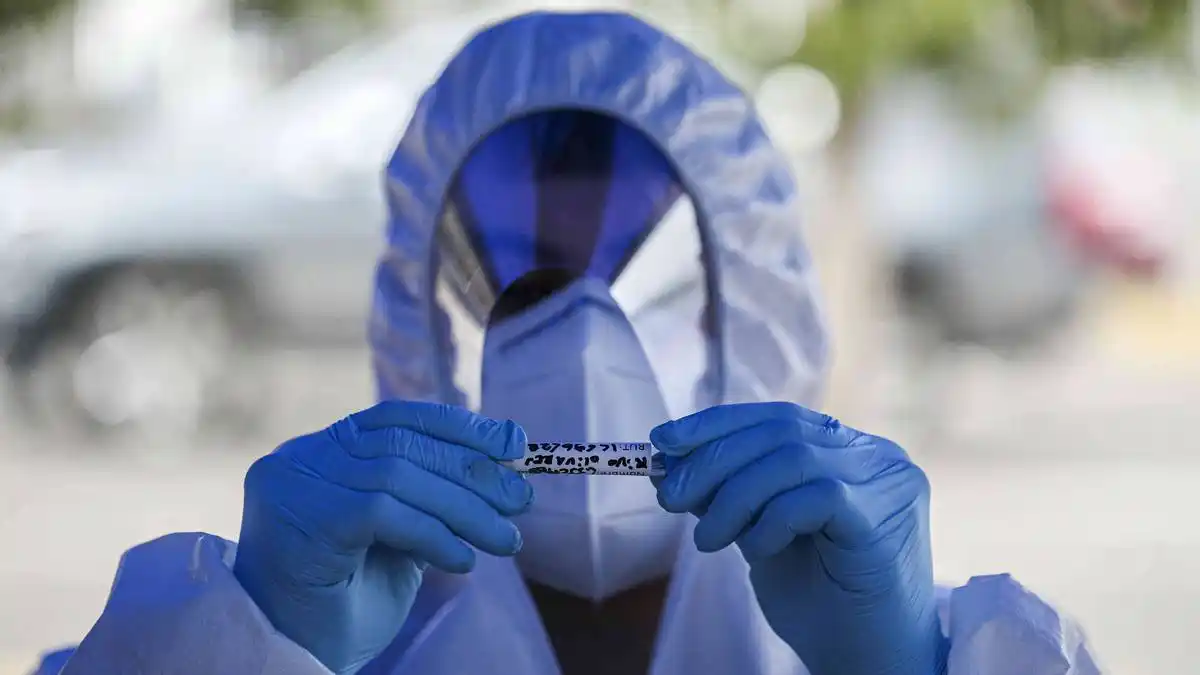 NO HA TERMINADO LA PANDEMIA y China confirma primer contagio humano de gripe aviar