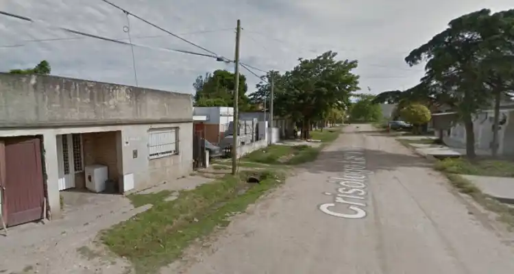 Una mujer denunció que dos ladrones le robaron un televisor a su vecino
