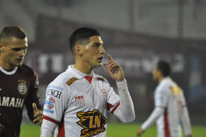 Huracán, embargado por 400 mil euros, por un juicio de Cristian Espinoza