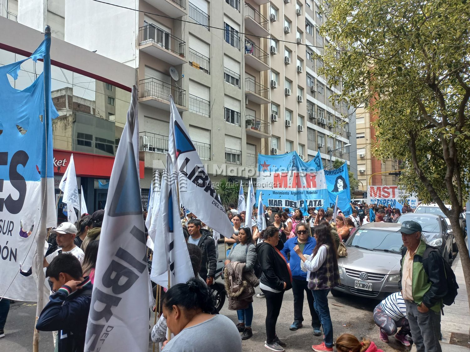 Tras el balance sobre el primer año de gestión del presidente Javier Milei, organizaciones sociales salieron a las calles