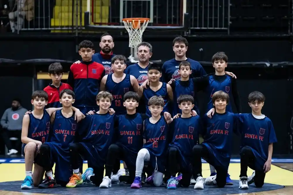 Santa Fe avanza en el certamen nacional. El venadense Martino Meglia forma parte del plantel.