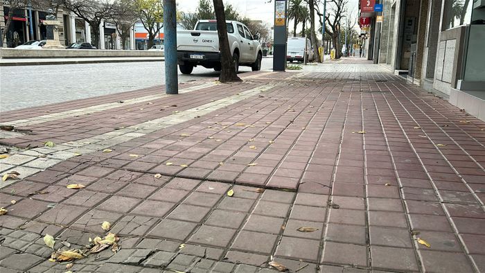 vereda rota bv santa fe centro rafaela municipalidad reparación rotura mayo 2025 - 6