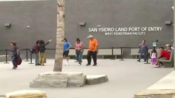 ¡ATENCIÓN!  Reabren paso peatonal en la frontera entre México y EE.UU. bajo ciertas condiciones