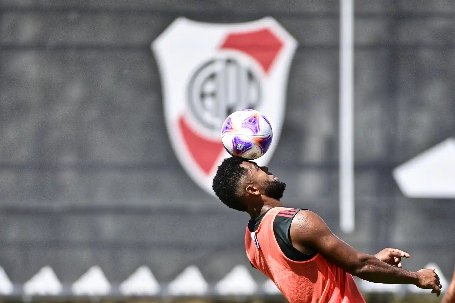 El colombiano Borja es amenaza para las defensas rivales de River.