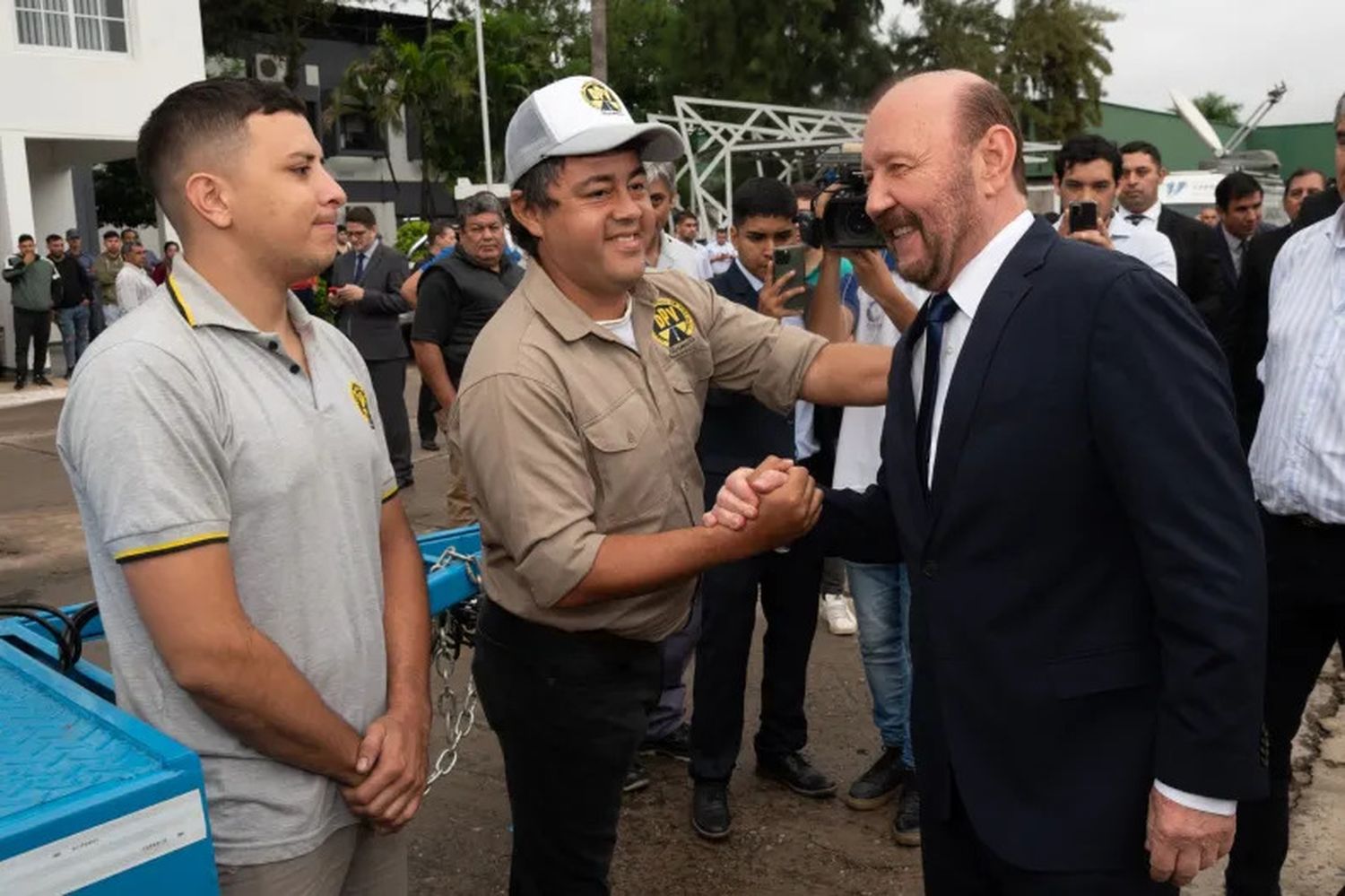 Insfrán y Jofré saludaron a
los trabajadores formoseños