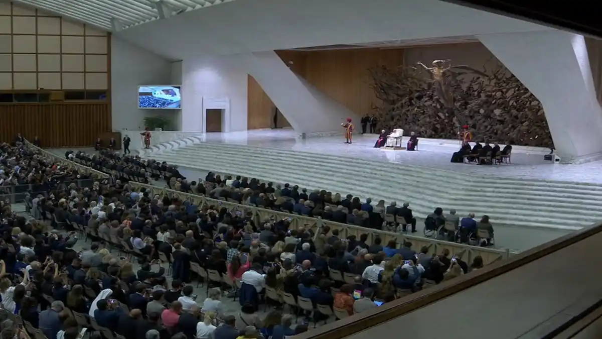 RECONOCE SU VALENTÍA: León XIV pide LIBERTAD  de PERIODISTAS detenidos por buscar la «verdad»