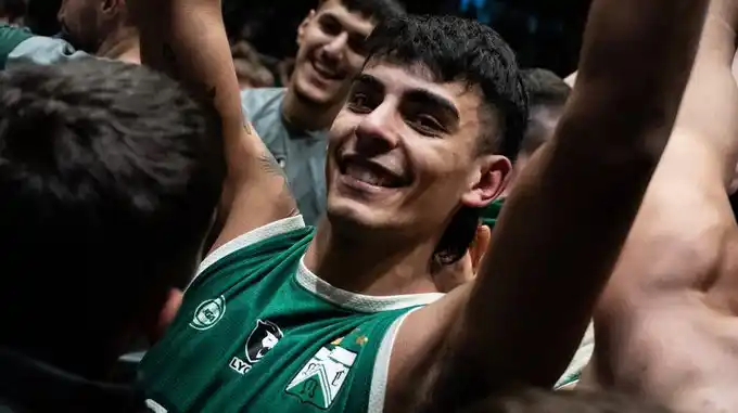 Histórico triple de aro a aro en la Liga Nacional de Básquet