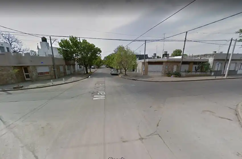 Una mujer policía fue violada por un ladrón que la amenazaba con matar a su hija