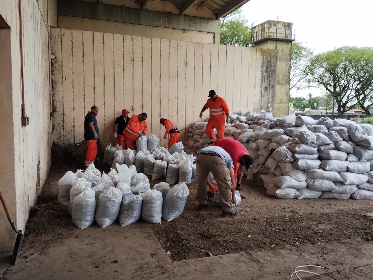Crecida del río San Javier: Evacuaciones y acciones en marcha