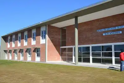 Capacitan a docentes de Escuelas Técnicas en ciencia y tecnología