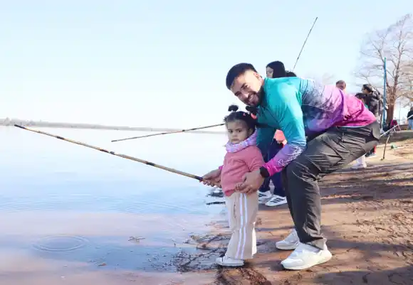 Se realizó el concurso de pesca infantil en Playa Los Sauces