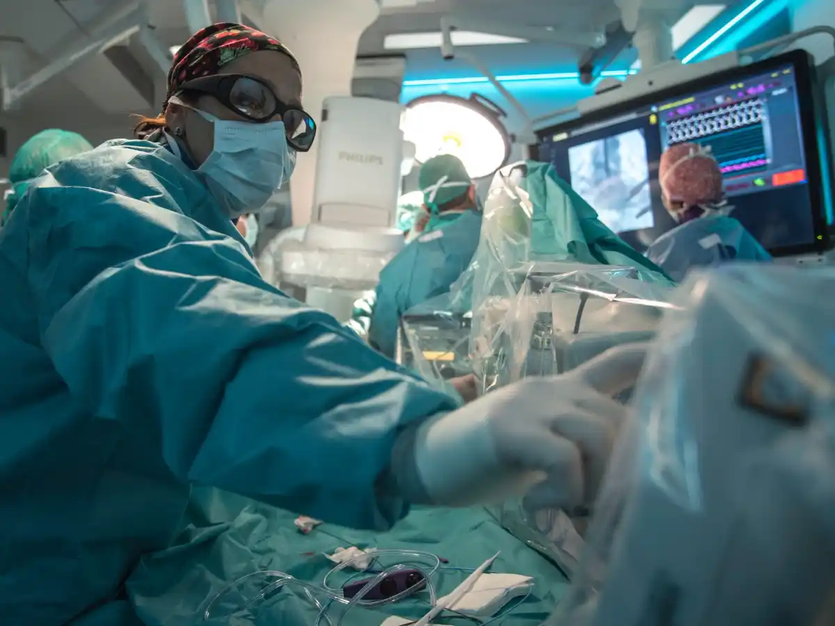 Cardioangiólogos amenazan con protestas por aranceles