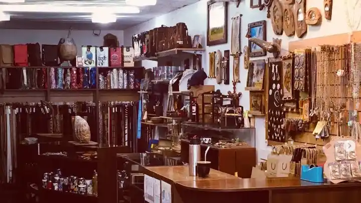 Por la caída de las ventas cierra un reconocido comercio de la 25 de mayo