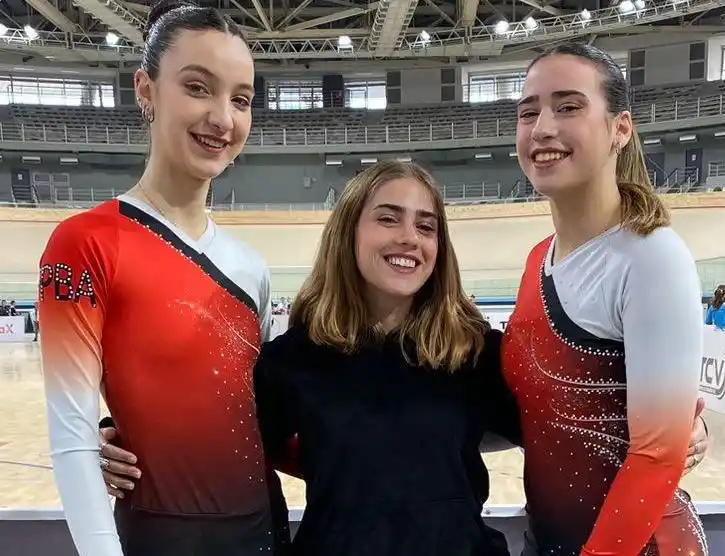 Patinadoras del Club Huracán entre las 10 mejores del país 