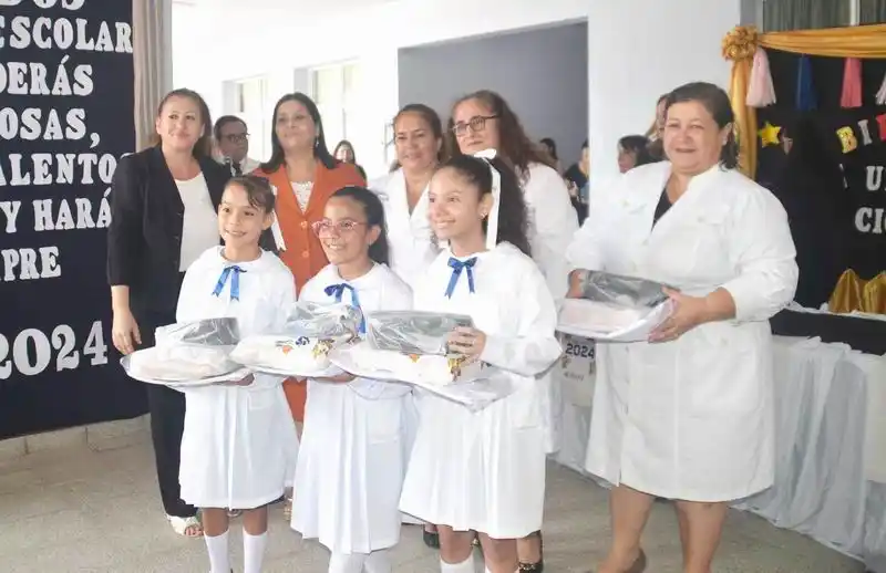 Clorinda: el acto por el inicio del
ciclo lectivo se realizó en la Escuela 8