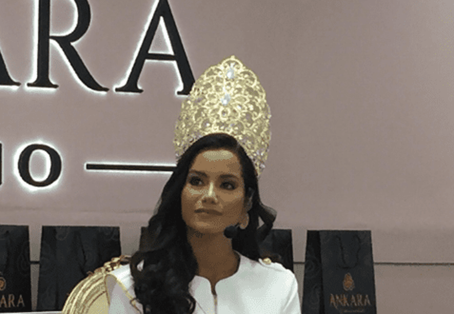 Ismelys Velásquez ya comenzó a trabajar con su reinado. Foto CL