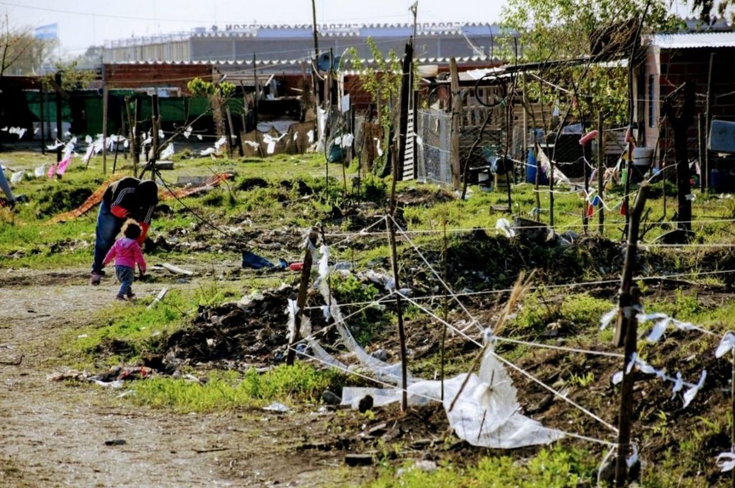 Toma de terrenos en Rosario: construcciones precarias y denuncias