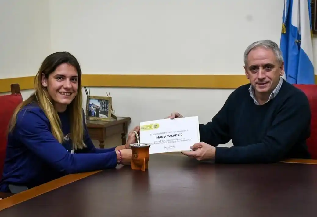 El Intendente Javier Gastón reconoció el desempeño de María Taladrid con Las Yaguareté en el Rugby Internacional