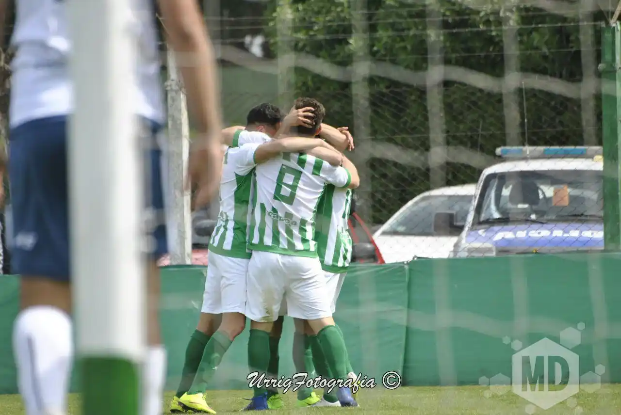 Un triunfo que lo mantiene en carrera