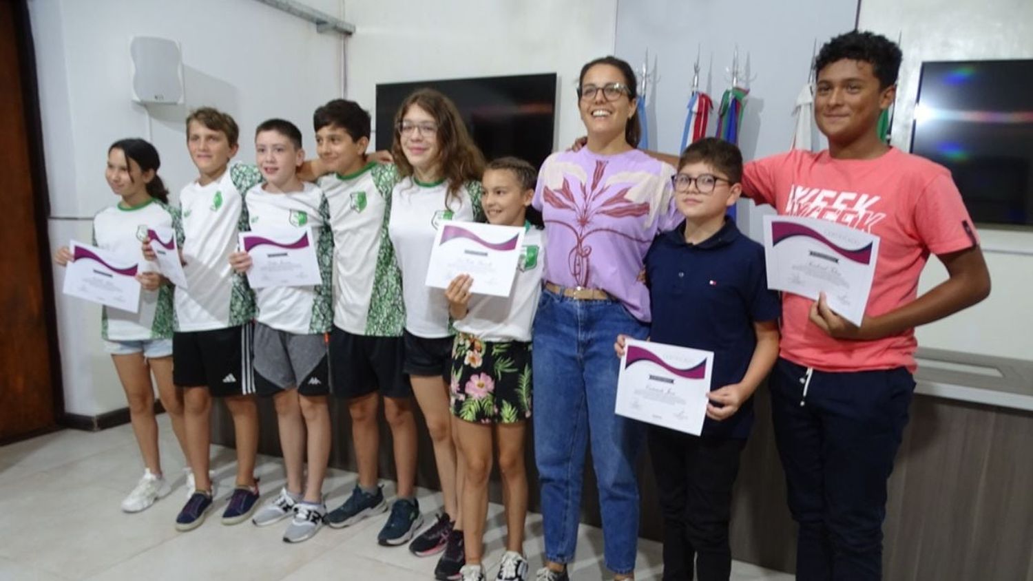 Reconocimiento a nadadores destacados