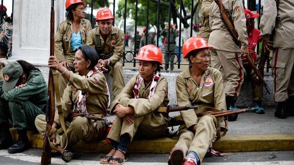 ¡TIEMBLAN LAS FARC! Maduro enviará a la milicia a la frontera con Apure