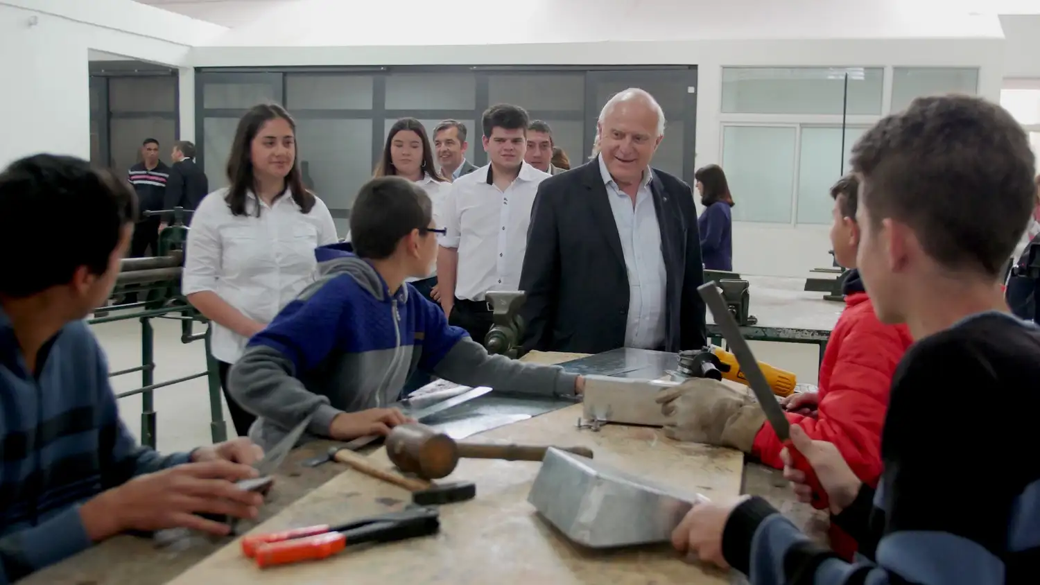 Lifschitz visitó en Laguna Paiva las nuevas instalaciones de la Escuela N° 458