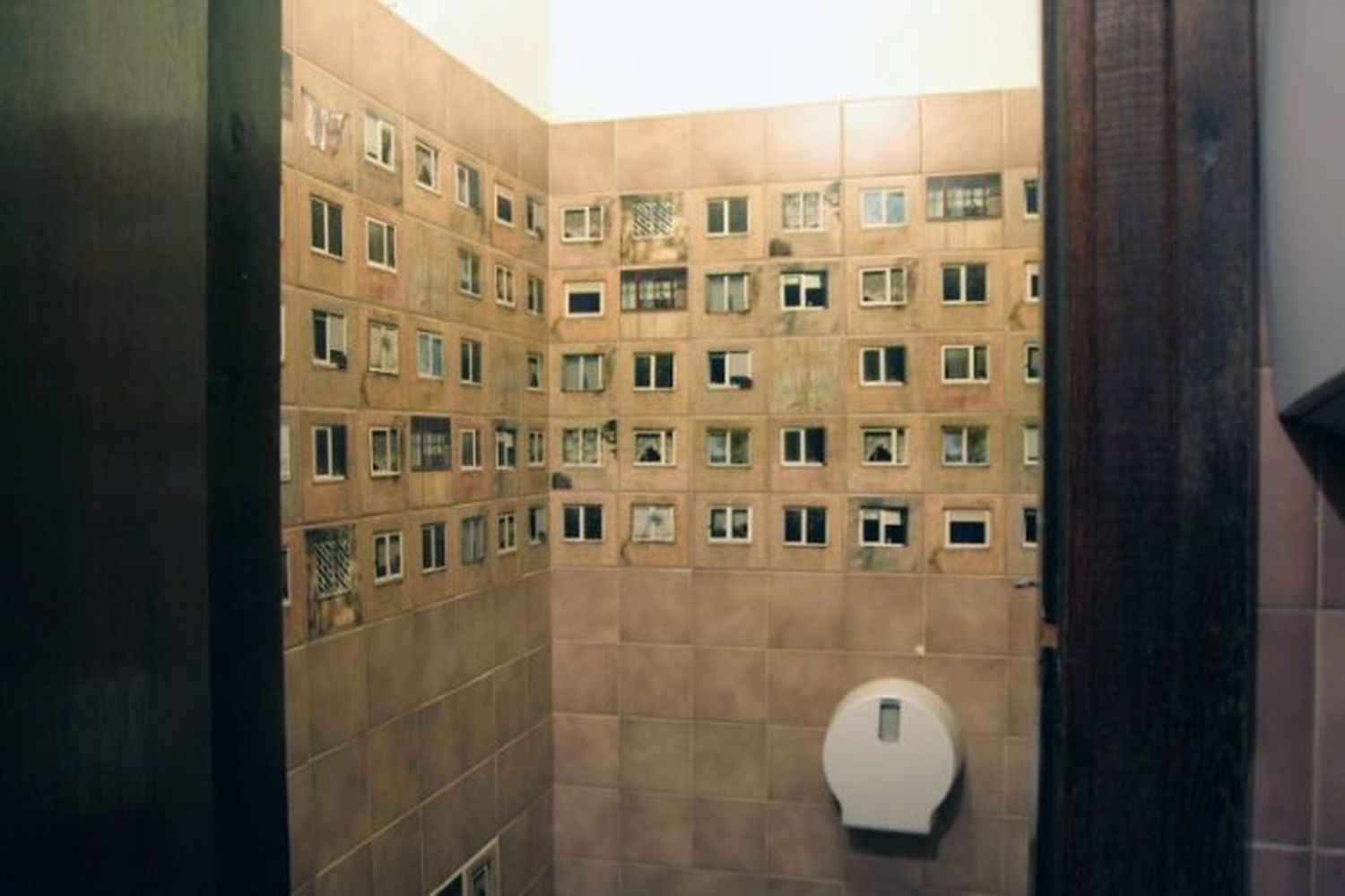 baño que observa