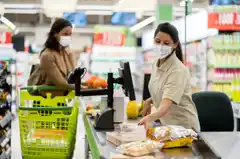 El Gobierno acordó con supermercados retrotraer los precios al 10 de marzo