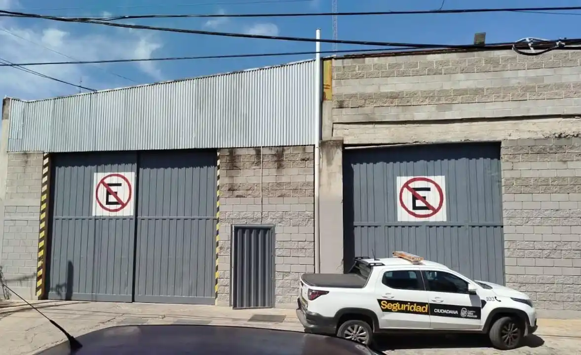 Tragedia en Córdoba: un trabajador murió tras caer del techo de un supermercado