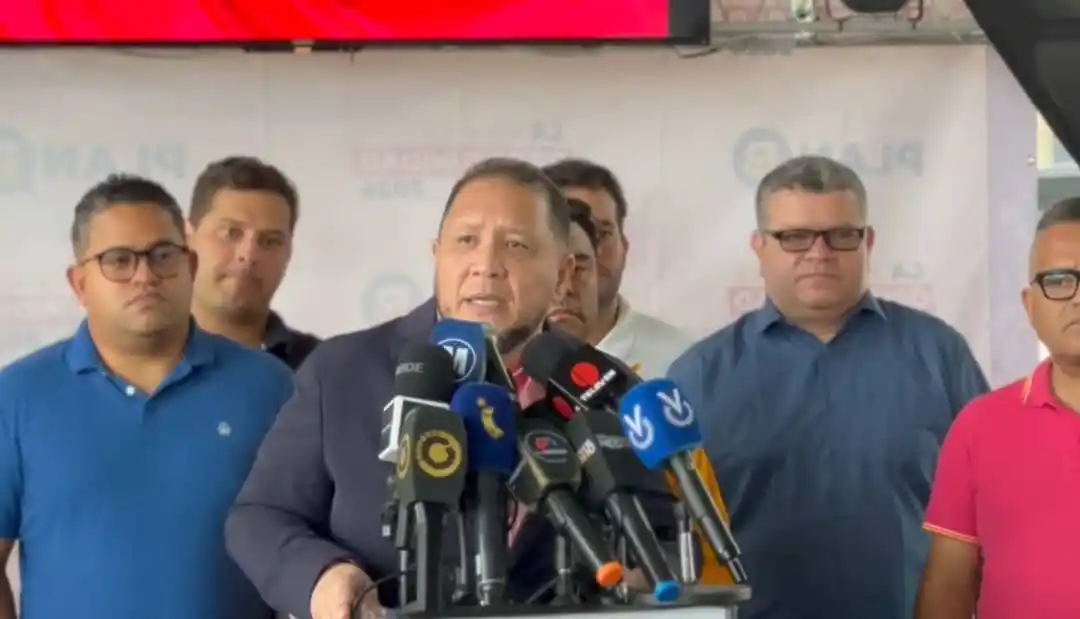 Brito advierte a la comunidad internacional: si vienen ayudar serán bienvenidos, pero si van contra el país “VÁYANSE BIEN LARGO” (+Video)