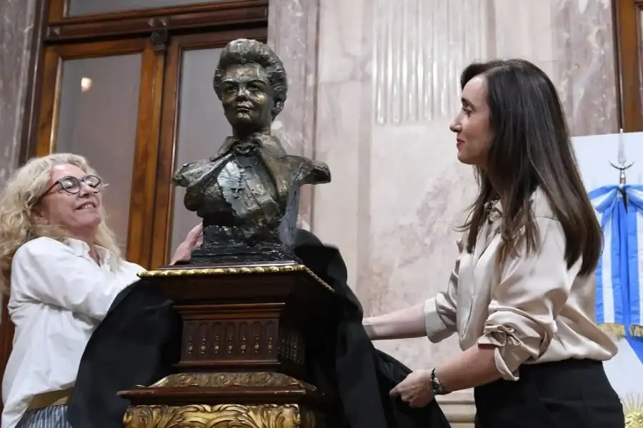El busto de Isabel Perón era de Ricardo Iorio