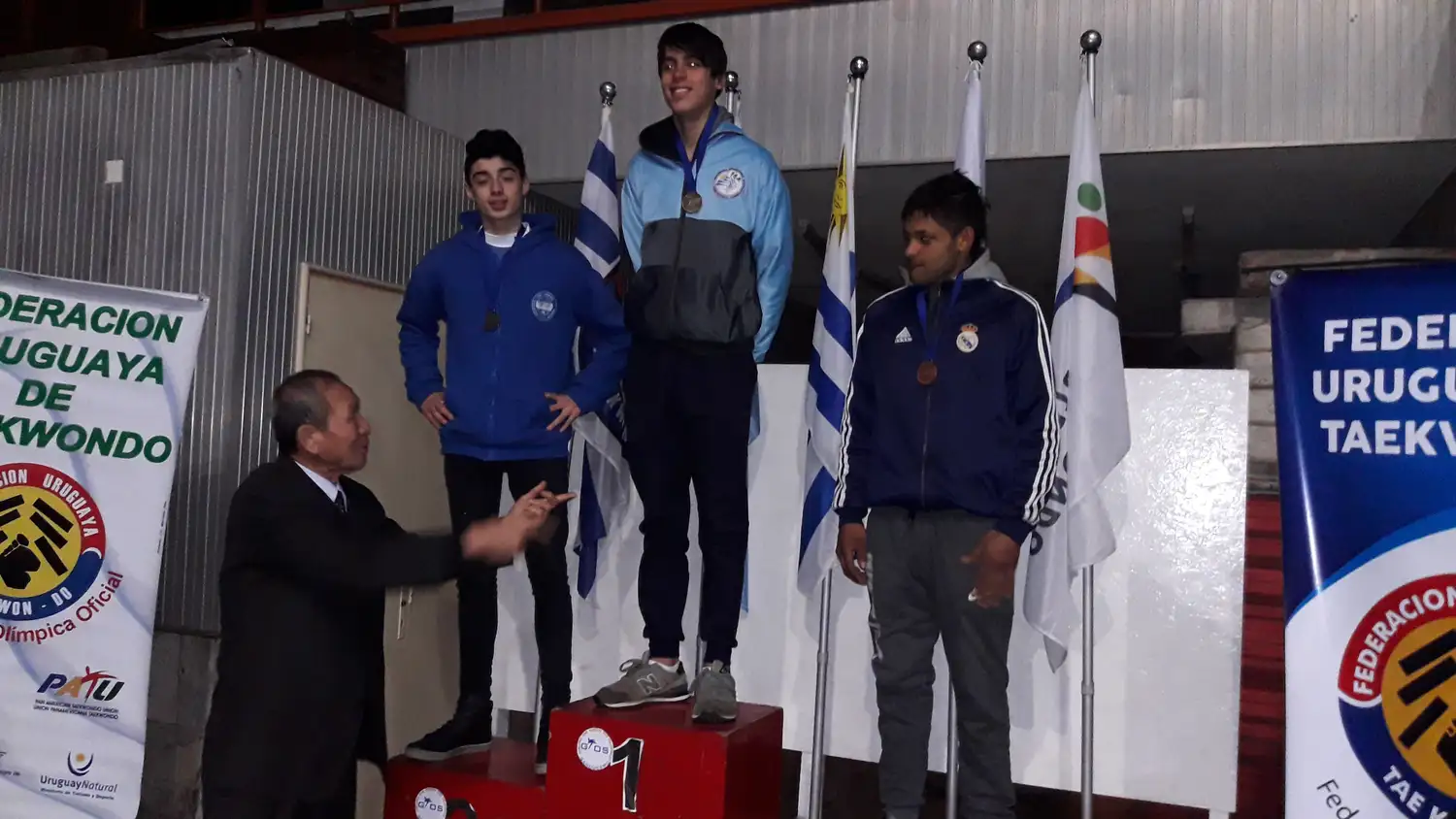 Taekwondistas tandilenses en Paysandú