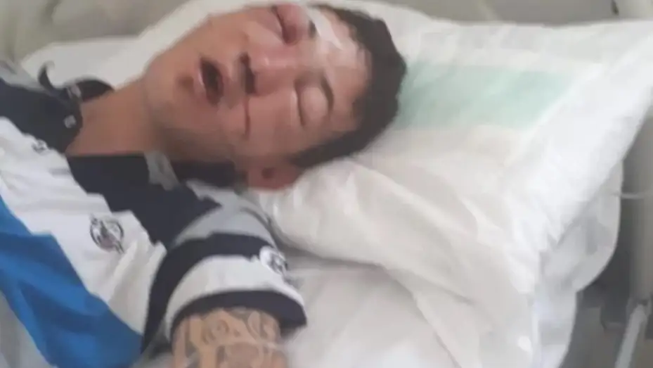 Quiso defender a una chica a la salida de un boliche y policías lo molieron a golpes