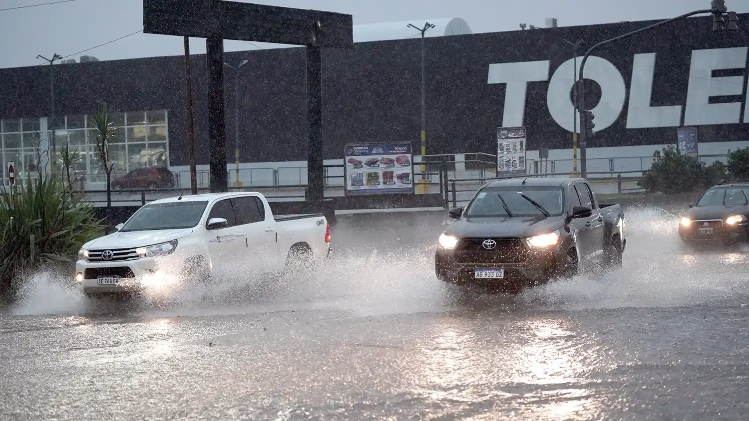 Pasada por agua. La lluvia complicó la jornada