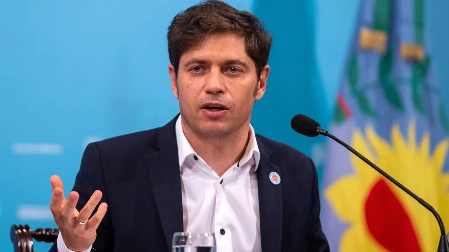 Axel Kicillof ya otorgó a estatales y docentes un incremento del 25% en enero por decreto, y un 20% para febrero.