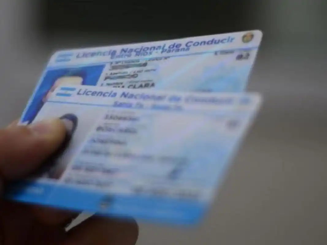 Aclaran que ahora las licencias de conducir profesionales C y E1 deben ser gestionadas de manera online