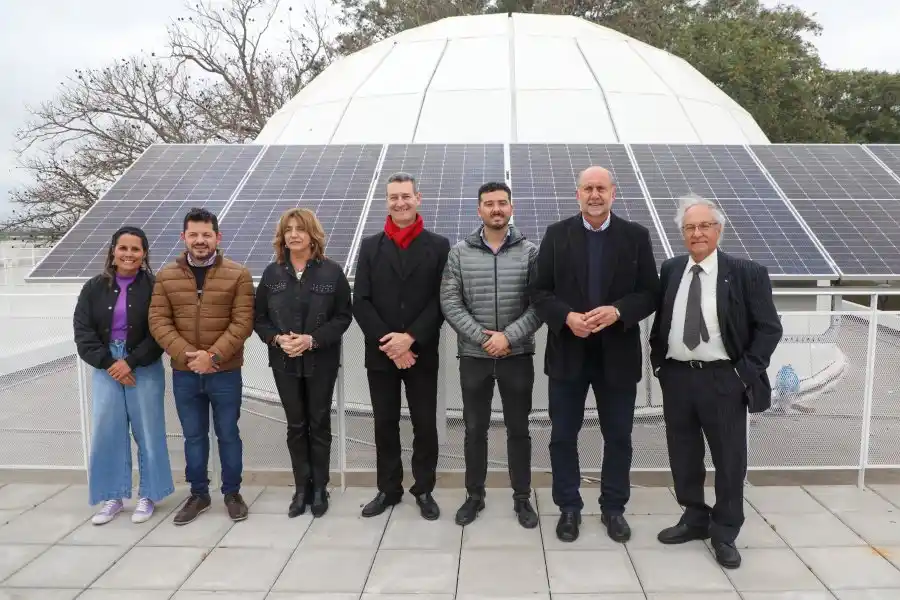 Perotti recorrió la obra del Centro Observadores del Espacio y también inauguró la Oficina de Migraciones