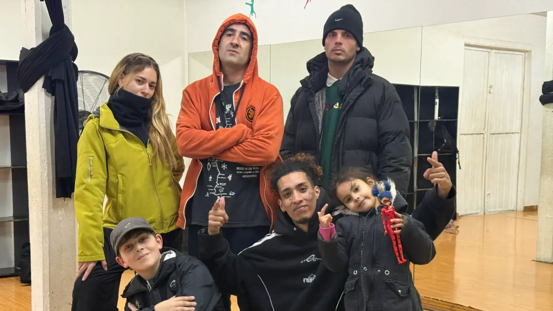 Contrabando Crew lleva la bandera de la cultura hip hop hace más de dos décadas.