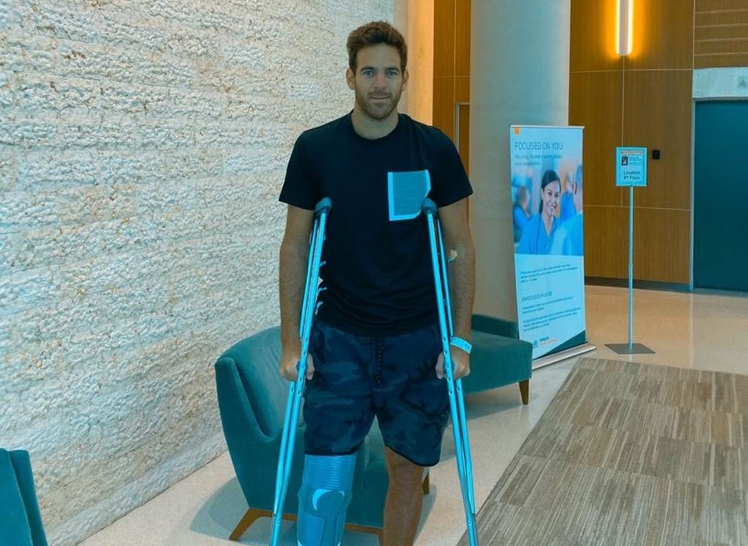 Juan Martín Del Potro fue operado de su rodilla derecha y cuenta los días para volver al circuito