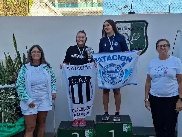 nadadoras cai