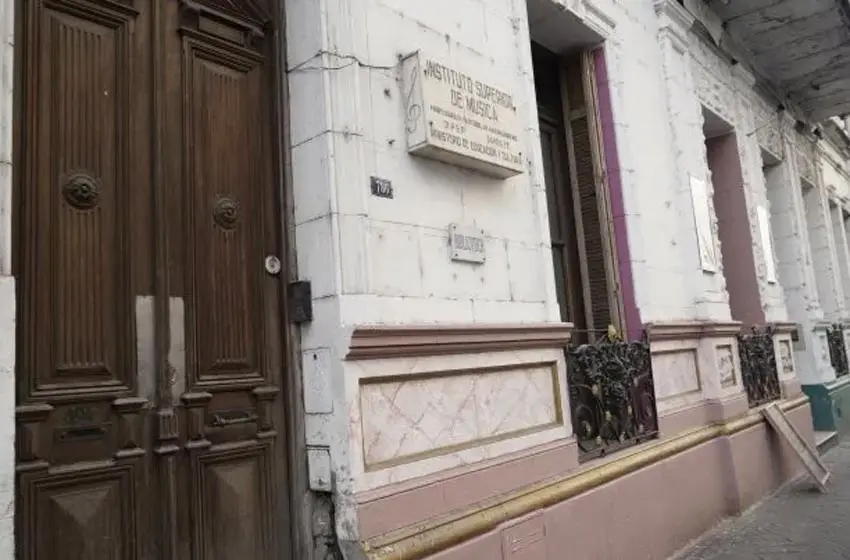 Detuvieron a un empleado de Niñez por un caso de abuso sexual