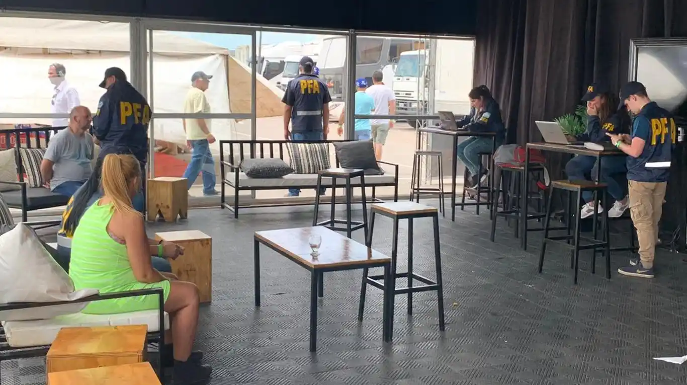 Una mujer acusada de facilitar la prostitución con promotoras fue detenida en el Autódromo