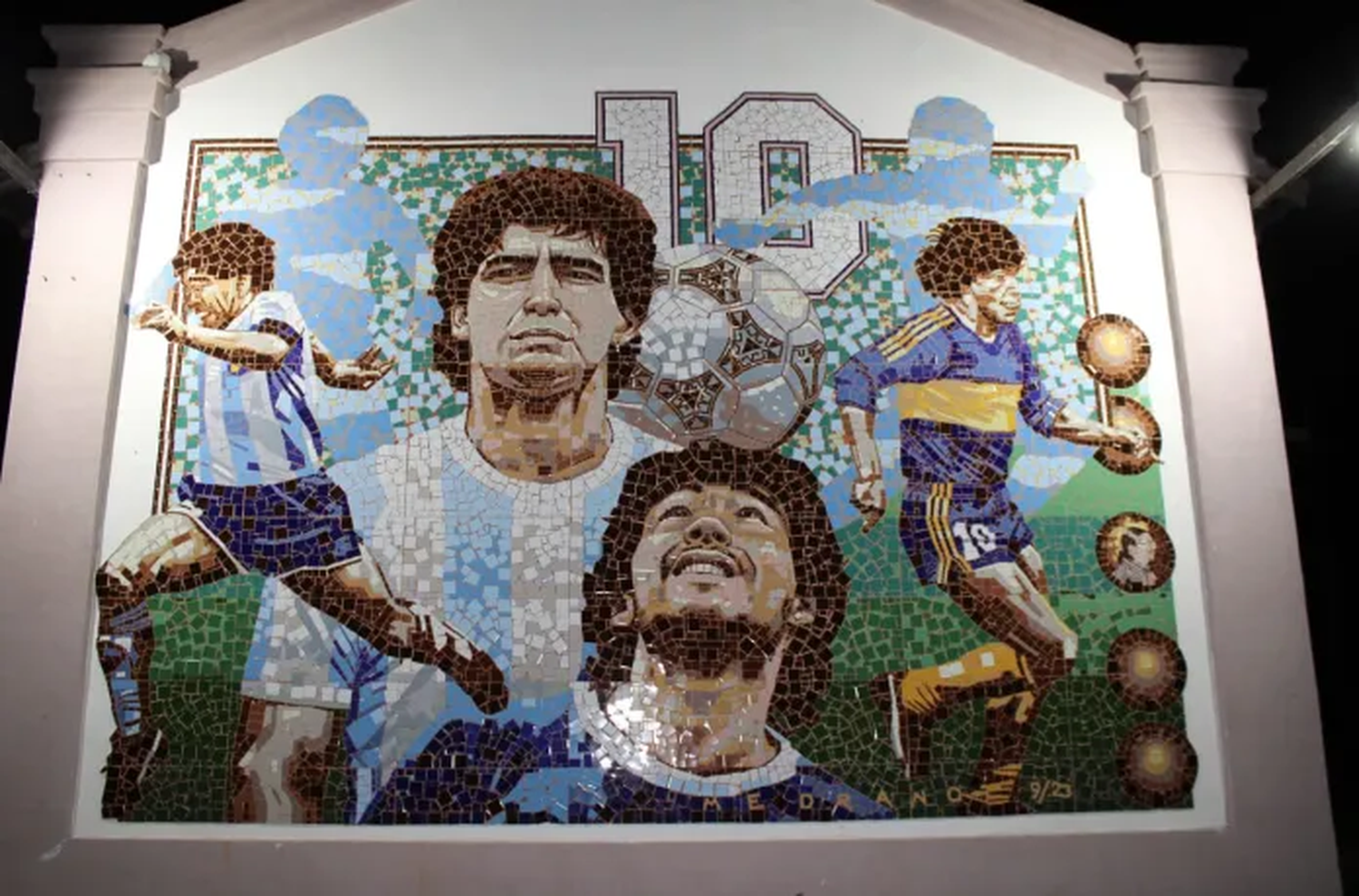 imagen El mural más grande de Maradona hecho en mosaiquismo se inaugura en un pueblo entrerriano