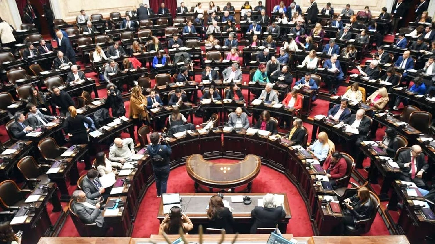 DIPUTADOS SESIONA PARA TRATAR MODIFICACIONES DE LA LEY DE IMPUESTO A LAS GANANCIAS