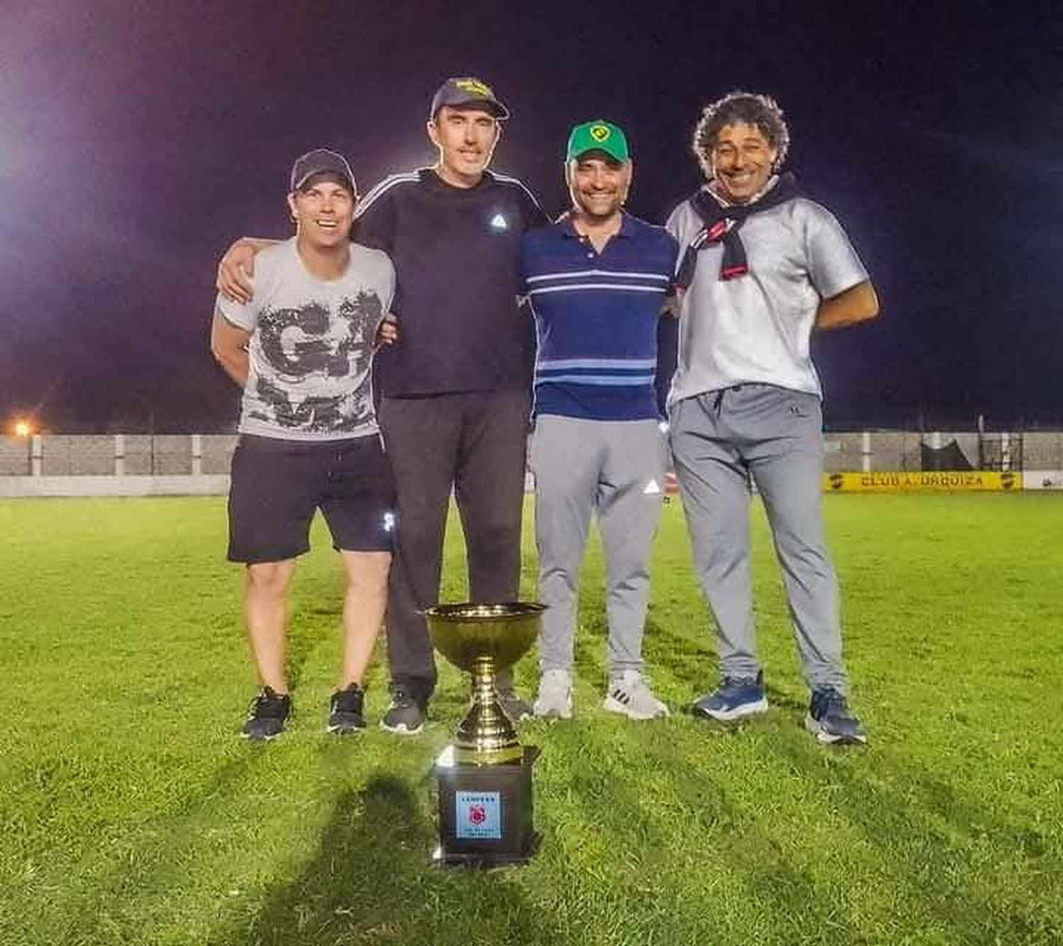 Maximiliano Gotusso, Darío Sánchez, Matías Caffarena y Walter Sotelo se alejaron de la conducción del equipo de Urquiza que estaría debutando el venidero viernes en la Supercopa nada menos que frente a Barrio Norte en el estadio "5 de Octubre".