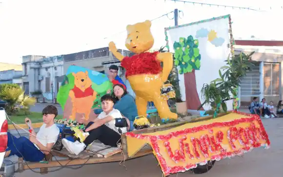 Las carrozas de la Escuela de Comercio