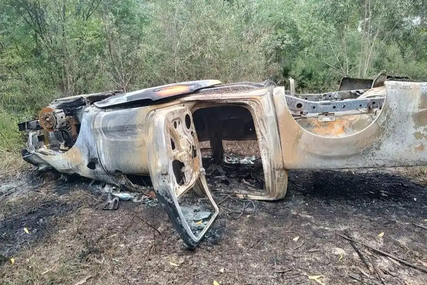 Camioneta con pedido de secuestro en Campana, estaba consumida por las llamas en un campo entrerriano