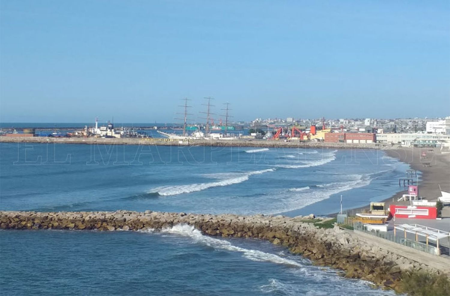 Se hundió un pesquero en Mar del Plata y sus ocho tripulantes fueron rescatados